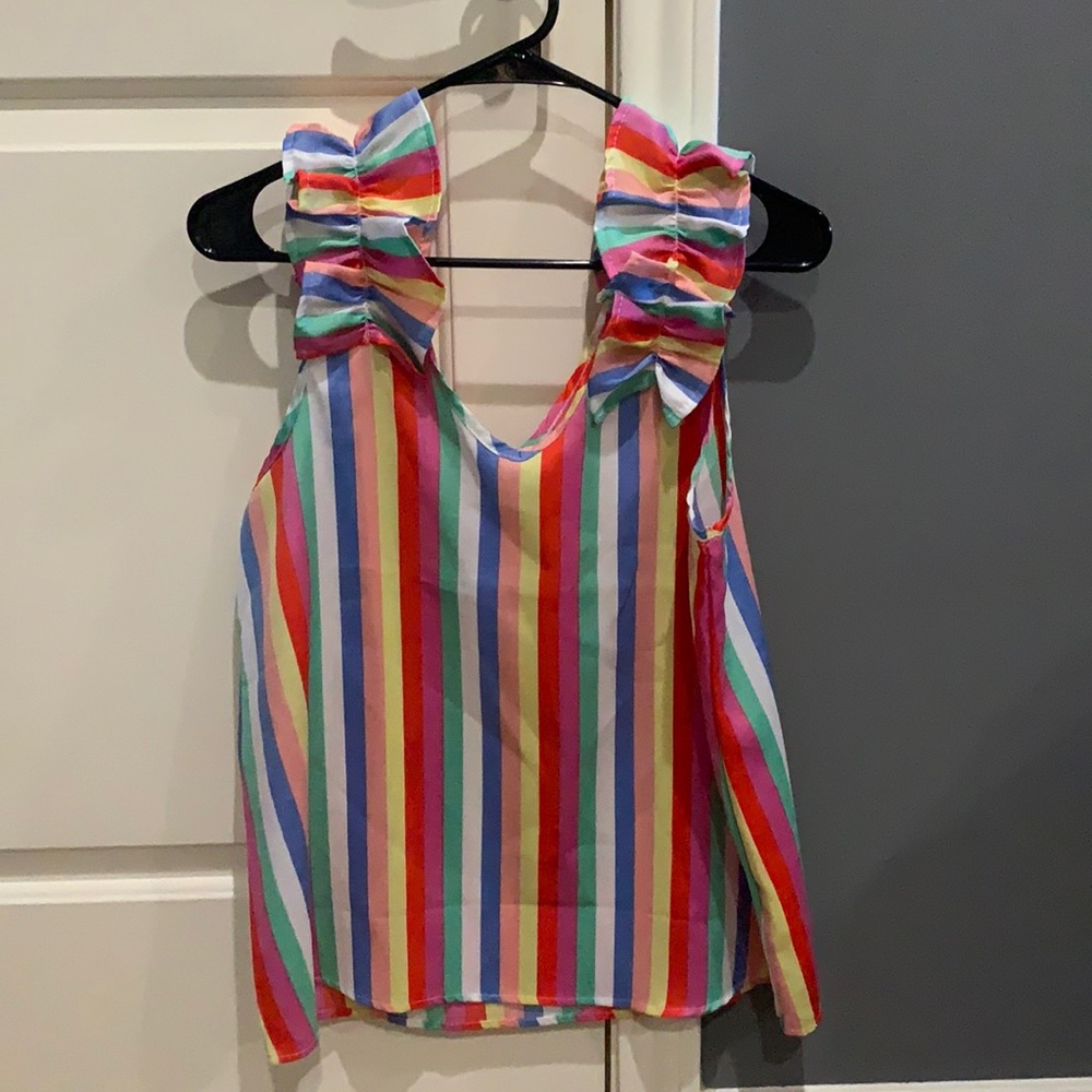 Entro boutique top. Never worn. Size Medium